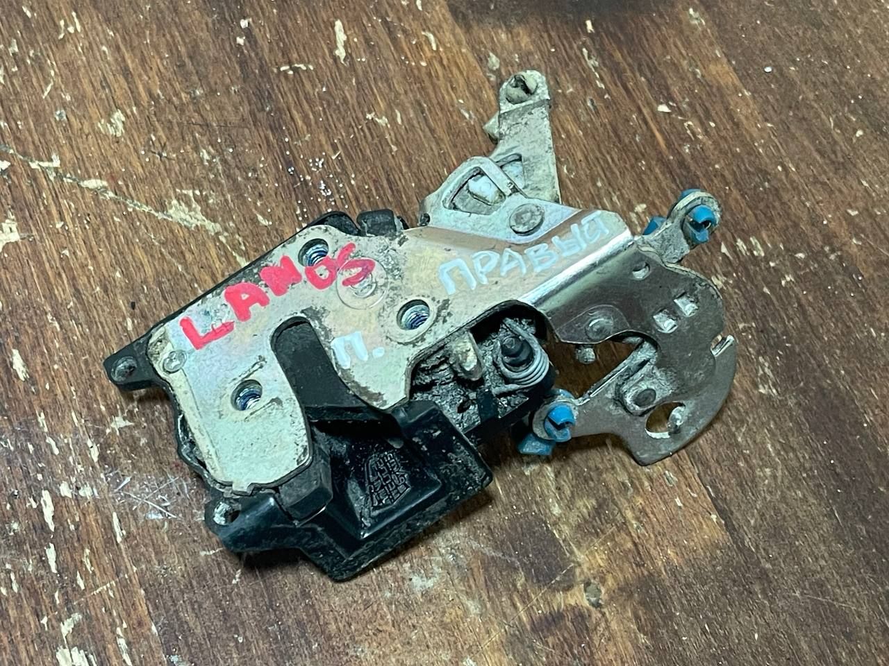 замок двери передней правой Chevrolet Lanos 1 поколение T100 (2005 - 2009), бензин, МКПП, седан - фото №1