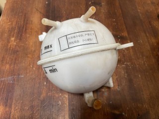 бачок расширительный Chery Bonus (A13) 1 поколение (2011 - 2014), 1.5 л., SQR447F, бензин, МКПП, A111311111BA