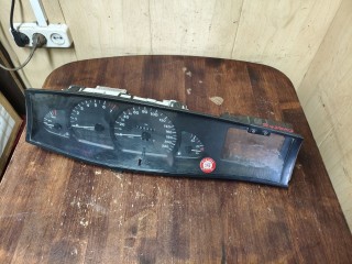 щиток приборов (приборная панель) Opel Omega B (1994 - 1999), 2.0 л., X 20 XEV, бензин, АКПП, универсал, 90564481