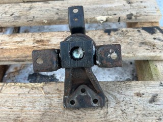 подушка крепления двигателя Mitsubishi Lancer 9 поколение (2003 - 2010)