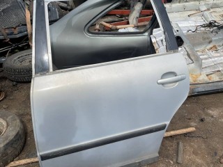 дверь задняя левая Volkswagen Passat B5 (1996 - 2001), 1.8 л., бензин, МКПП, универсал