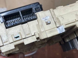 блок предохранителей Hyundai Sonata 4 поколение [рестайлинг] EF (2001 - 2013), 2.0 л., G4JP, бензин, МКПП, седан, 954003D400