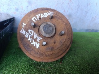 кулак поворотный правый Hyundai Accent 2 поколение (LC) 2011, 2.0 л., G4EC, бензин, МКПП, седан