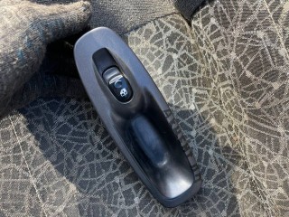кнопка стеклоподъемника двери Hyundai Accent 2 поколение (LC) 2011, 1.5 л., бензин, МКПП, седан