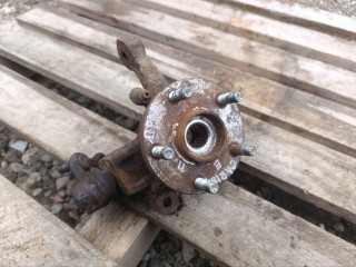 кулак поворотный правый Toyota Carina T190 (1992 - 1998), 2.0 л., дизель
