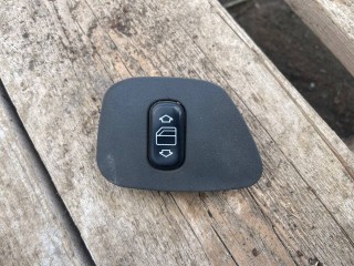 кнопка стеклоподъемника двери задней правой Mercedes-Benz E-Класс W210/S210 [рестайлинг] 1999, 2.4 л., M 112.911, бензин, АКПП, седан