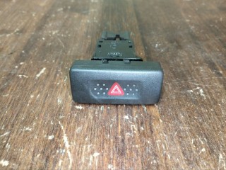 кнопка аварийной сигнализации Nissan Primera P11 1997, 1.6 л., GA16i, бензин, МКПП, седан