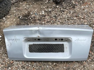 крышка багажника (дверь 3-5) Hyundai Accent 2 поколение (LC) 2011, 1.5 л., бензин, МКПП, седан
