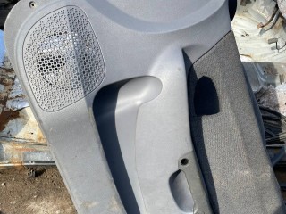 обшивка двери передняя правая Hyundai Accent 2 поколение (LC) 2011, 2.0 л., G4EC, бензин, МКПП, седан