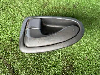 ручка внутренняя передняя левая Hyundai Accent 2 поколение (LC) 2011, 2.0 л., G4EC, бензин, МКПП, седан