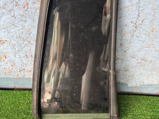 стекло кузовное боковое правое Opel Omega B (1994 - 1999), 2.0 л., X 20 XEV, бензин, АКПП, универсал