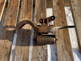 кронштейн КПП Lada 2121 Niva 1 поколение (1977 - 1993)