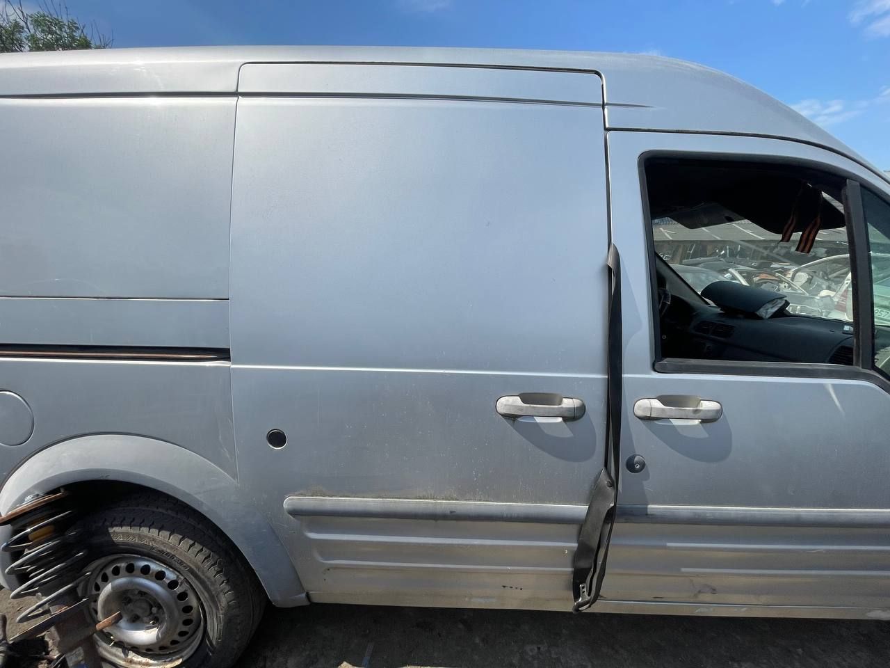 дверь сдвижная Ford Transit Connect 1 поколение TC7 2004, 1.8 л., HCPA, дизель, МКПП, фургон - фото №1