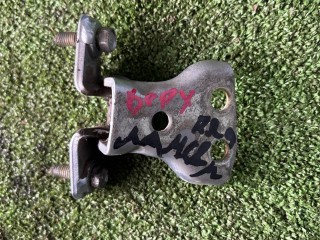 петля двери Mitsubishi Lancer 9 поколение (2003 - 2010)