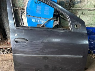 дверь передняя правая Renault Logan 1 поколение (2004 - 2009)