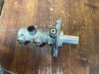 цилиндр тормозной главный Peugeot Boxer 2 поколение (1993 - 2001), 2.2 л., дизель, 6МКПП