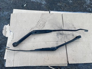 щеткодержатель (поводок стеклоочистителя, дворник) Nissan Primera P11 1997, 1.6 л., GA16i, бензин, МКПП, седан, 183259