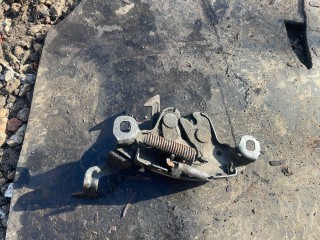 замок капота Nissan Primera P11 1997, 1.6 л., GA16i, бензин, МКПП, седан