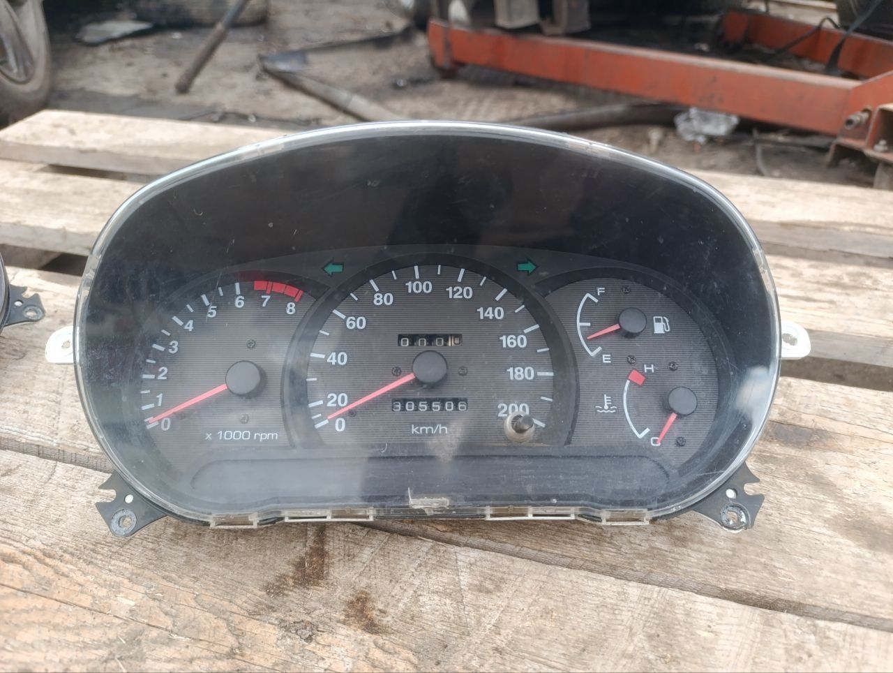 щиток приборов (приборная панель) Hyundai Accent 2 поколение (LC) 2011, 1.5 л., бензин, МКПП, седан, A300DKSC02 - фото №1