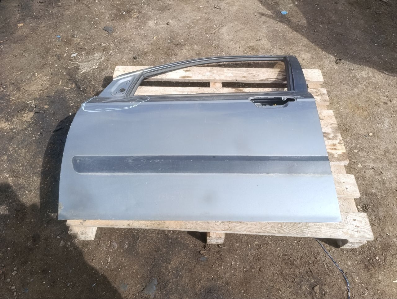дверь передняя левая Hyundai Getz 1 поколение TB 2005, 1.3 л., G4EA, бензин, МКПП, хетчбэк 5 дв. - фото №1
