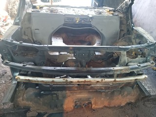 передняя панель крепления облицовки (телевизор) Nissan Primera P11 1997, 1.6 л., GA16i, бензин, МКПП, седан
