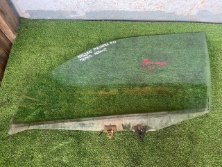 стекло двери передней правой Nissan Primera P11 1997, 1.6 л., GA16i, бензин, МКПП, седан