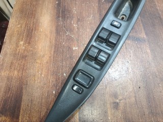 блок управления стеклоподъемниками Mazda 6 GG (2002 - 2005), 0.8 л., бензин, МКПП