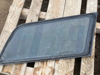 стекло кузовное боковое левое Ford Focus 1 поколение (1998 - 2001)