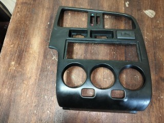 Декоративная накладка центральной консоли Nissan Primera P11 1997, 1.6 л., GA16i, бензин, МКПП, седан