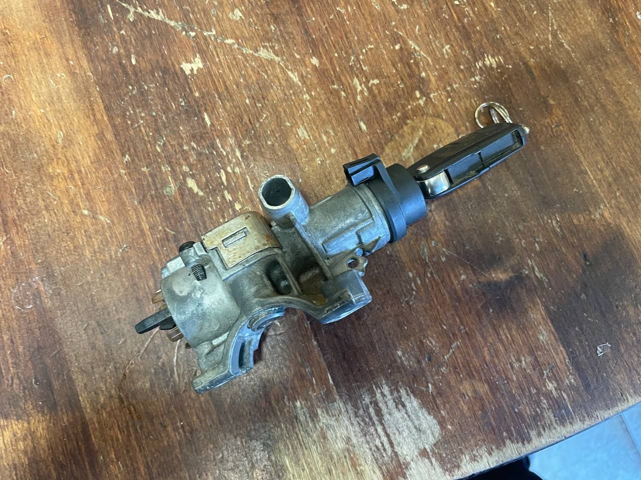 замок зажигания Audi A4 B6 2003, 1.6 л., ALZ, бензин, МКПП, седан, 4B0905849, 4B0905851F - фото №1