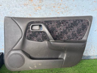 обшивка двери передняя правая Nissan Primera P11 1997, 1.6 л., GA16i, бензин, МКПП, седан