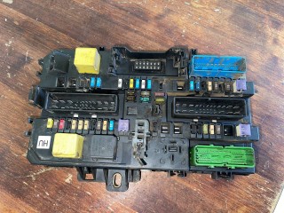 блок предохранителей Opel Astra H (2004 - 2007), 1.8 л., Z 18 XER, бензин, МКПП, 13220832