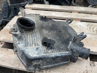 корпус воздушного фильтра Renault Logan 1 поколение (2004 - 2009)