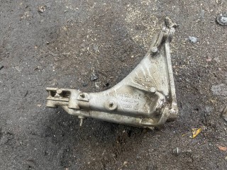 кронштейн двигателя Volkswagen Passat B3 (1988 - 1997), 357199354H