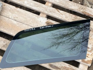 стекло кузовное боковое правое Ford Focus 1 поколение (1998 - 2001)
