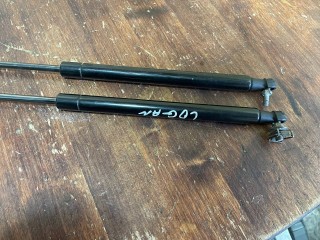 амортизатор крышки багажника (3-5 двери) Renault Logan 1 поколение (2004 - 2009)