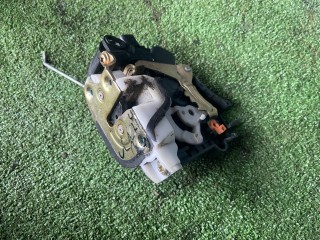 замок двери передней правой Mitsubishi Lancer 9 поколение (2003 - 2010)