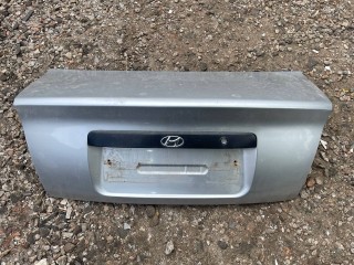 крышка багажника (дверь 3-5) Hyundai Accent 2 поколение (LC) 2011, 1.5 л., бензин, МКПП, седан