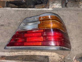 фонарь задний правый Mercedes-Benz W124 W124/S124/C124/A124 (1984—1993) (1984 - 1993), МКПП