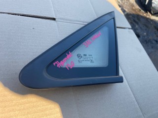 стекло кузовное боковое правое Hyundai i30 GD (2012 - 2015), АКПП