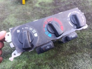 блок управления печки / климат-контроля Nissan Primera P11 1997, 1.6 л., GA16i, бензин, МКПП, седан, 7040230732