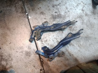 петля капота Mazda 6 1 поколение [рестайлинг] (2005 - 2008), 2.0 л., бензин, МКПП, седан