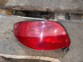 фонарь задний левый Peugeot 206 1 поколение (1998 - 2003)