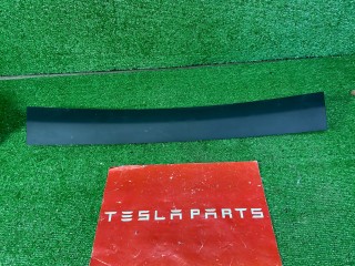 обшивка крышки багажника Tesla Model X 1 поколение 2018, 1037906-00, 1037907-00