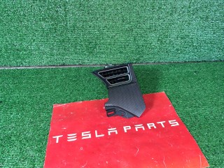 накладка на торпедо (консоль) Tesla Model X 1 поколение 2018