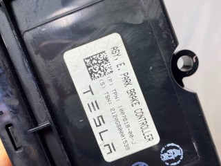 блок управления (другие) Tesla Model X 1 поколение 2020, 1007618-00-J