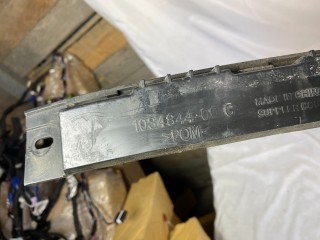 Крепление бампера заднего Tesla Model X 1 поколение 2020, 1034844-00-C