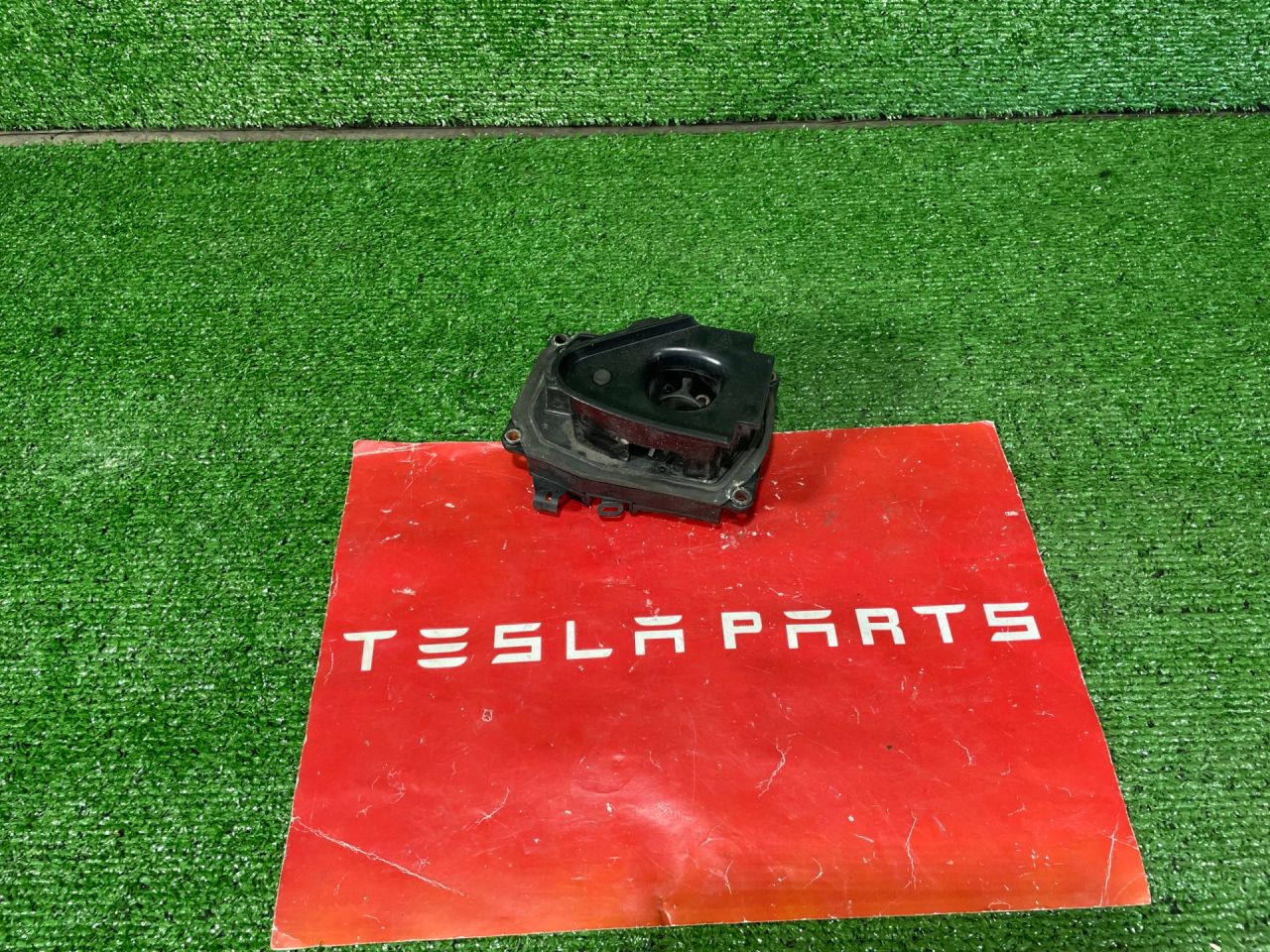 порт зарядный Tesla Model S 1 поколение 2016, 1026041-00-R, 1061353-00-E - фото №1