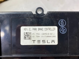 блок управления ручником Tesla Model X 1 поколение 2019, 1007618-00-J