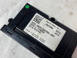 модуль управления двери Tesla Model S 1 поколение [рестайлинг] 2017, 1003101-00-E